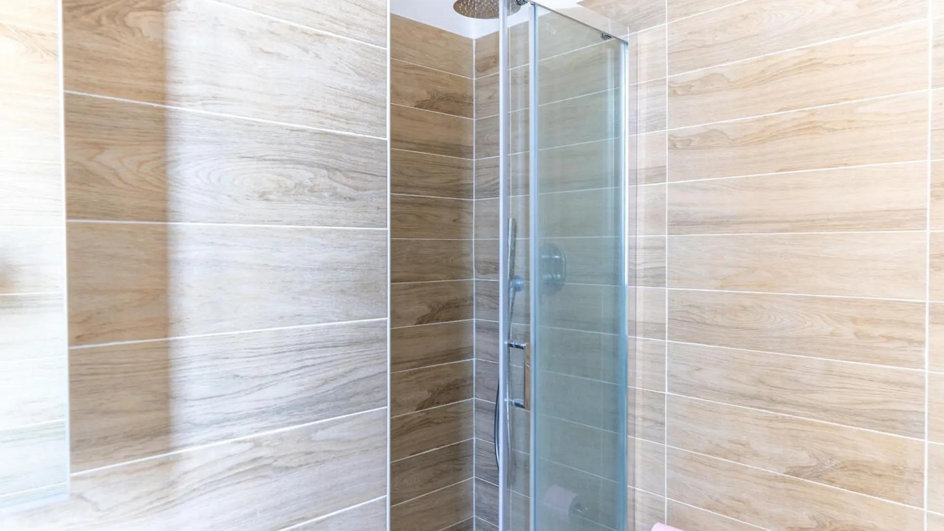 2 Bedrooms Apartment With Wi-Fi-Netflix Cesano Boscone Italy