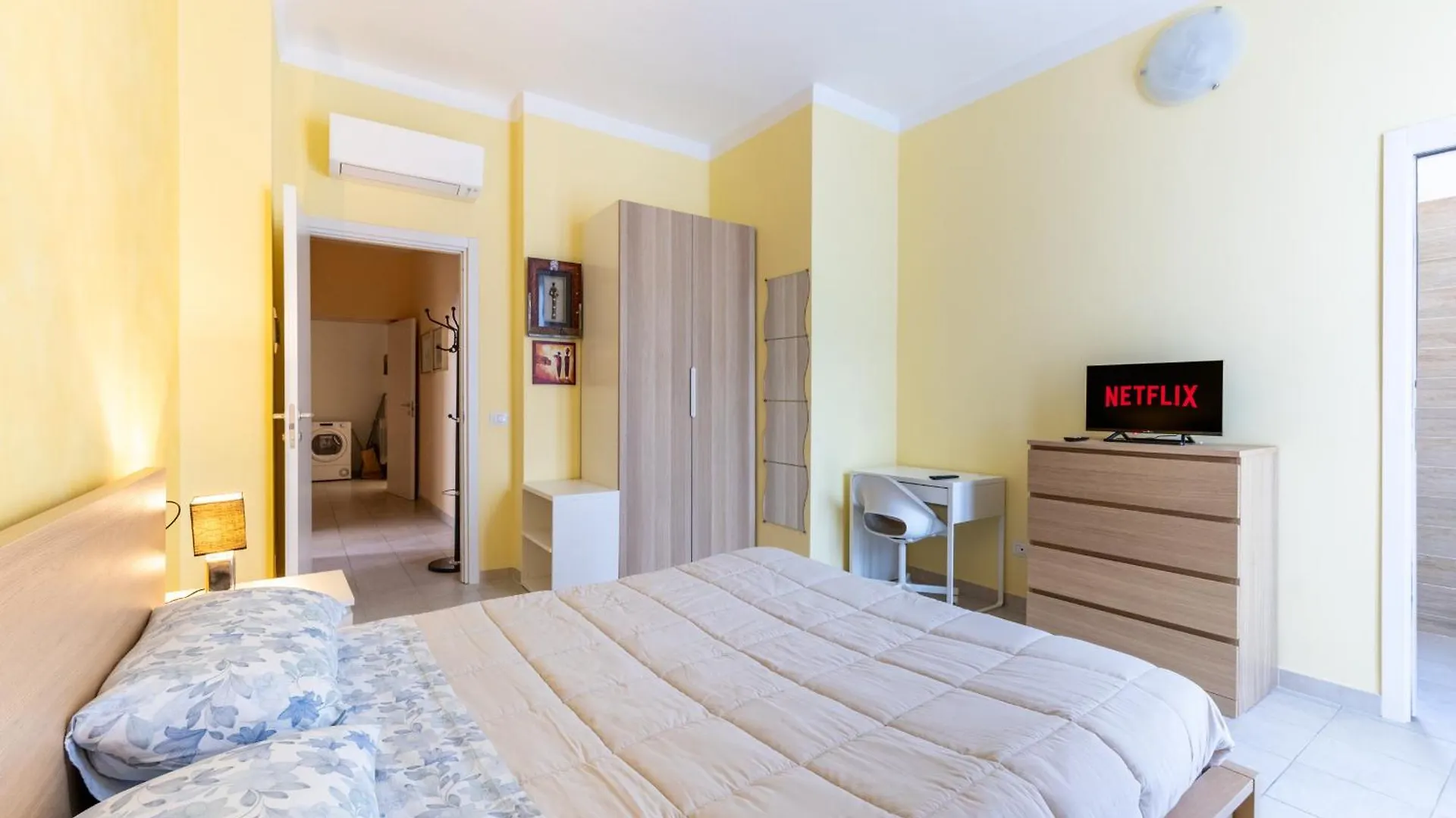 2 Bedrooms Apartment With Wi-Fi-Netflix Cesano Boscone 0*,  Italy